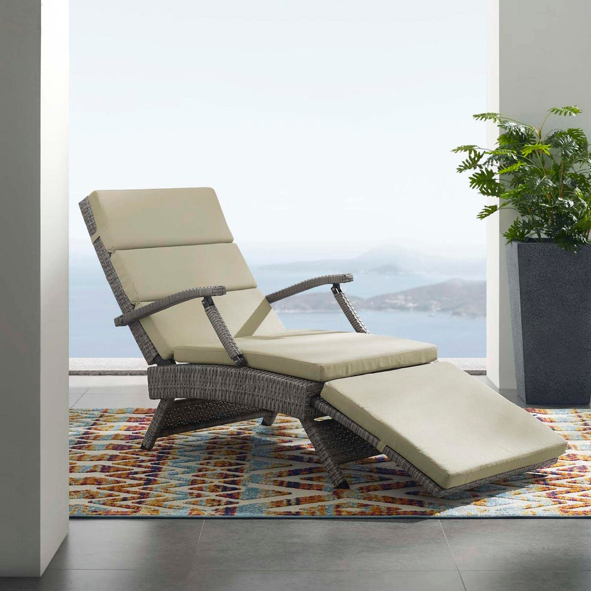 Light Gray Beige Wicker Rattan Chaise Lounge W1356